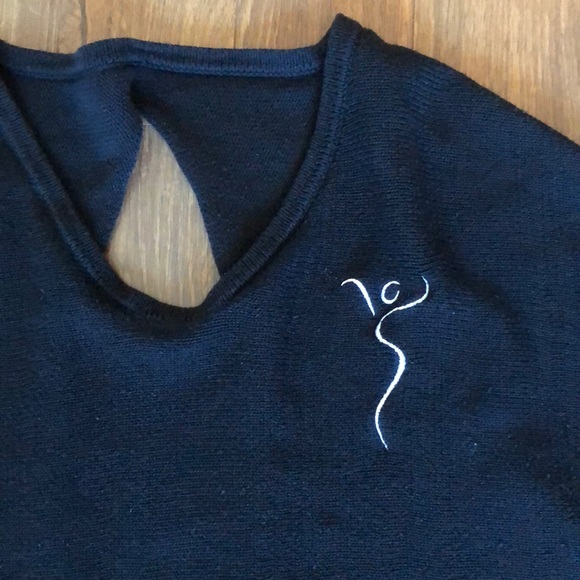 Open back dancer sweater size M - Picture 2 of 7